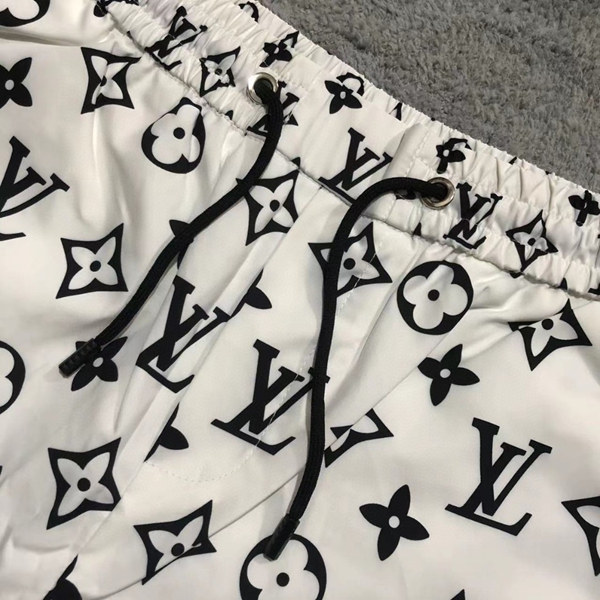 ブランドハーフパンツ側面デザイン